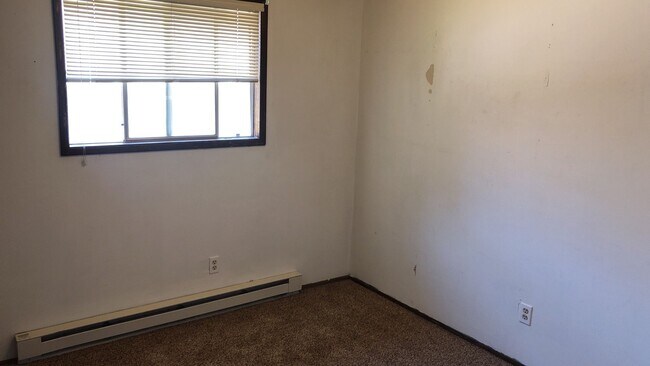 Building Photo - 2125 NW Turner Dr