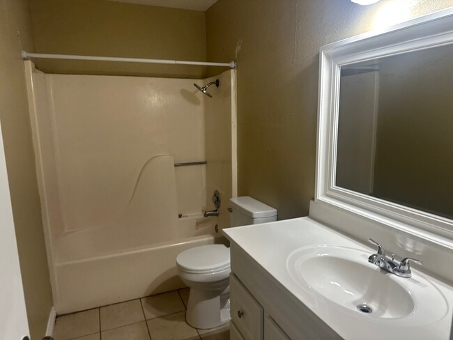 Building Photo - 300 Rice St