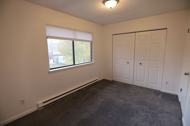 Building Photo - 257 Canby St