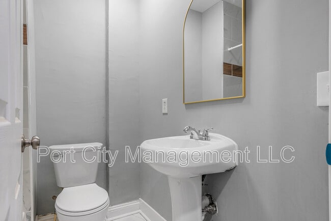 Building Photo - 1334 N Luzerne Ave