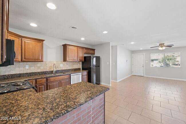 Building Photo - 8137 W Trafalgar Ave