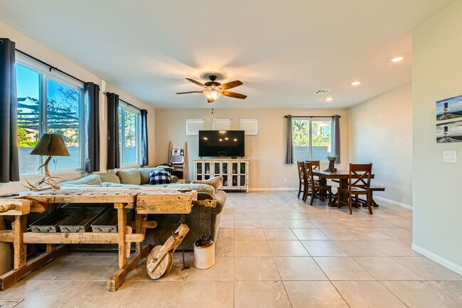 Building Photo - GATED 2-STORY HOME!
