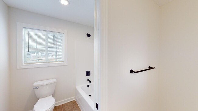 Building Photo - 908 Willow Pl