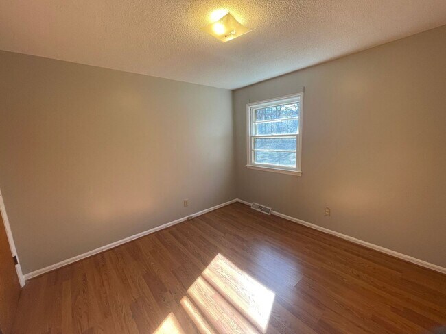 Building Photo - SHJ116-304 Davis Road