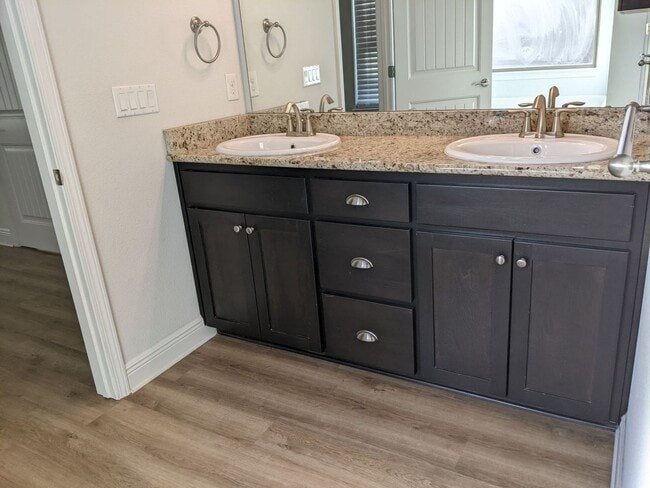 Building Photo - Craftsman-Style 4-Bedroom Home - Winners Gait