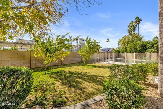 Building Photo - 5431 E Shea Blvd