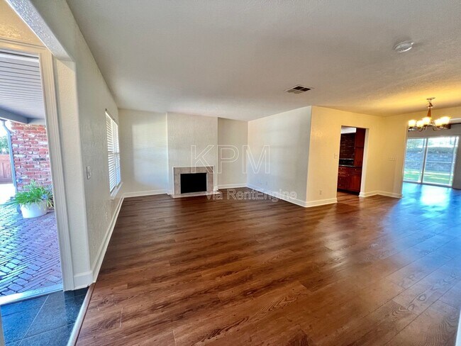 Building Photo - 2016 Canal Dr