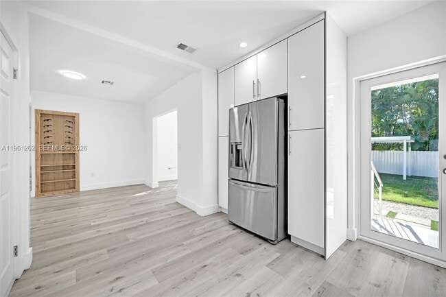 Building Photo - 876 NE 81st St