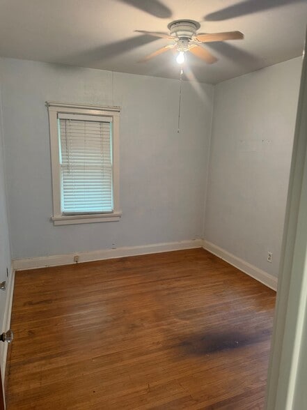 Building Photo - 3333 Blackstone Dr