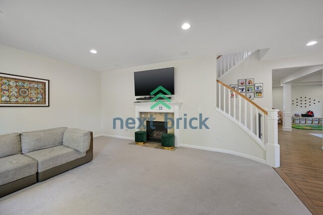Building Photo - "Spacious 5-Bedroom Retreat with 3 Full Baths in Snohomish – 3,350 Sq Ft of Comfortable Living!"