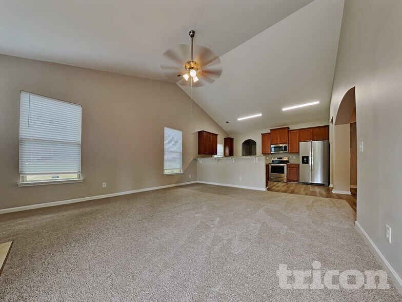 Building Photo - 30 Fernwood Ct