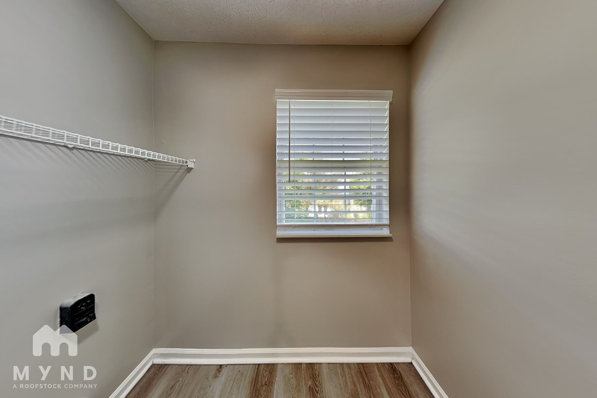 Building Photo - 3100 Creekview Ln