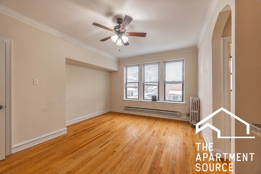 Building Photo - 4616 N Paulina St