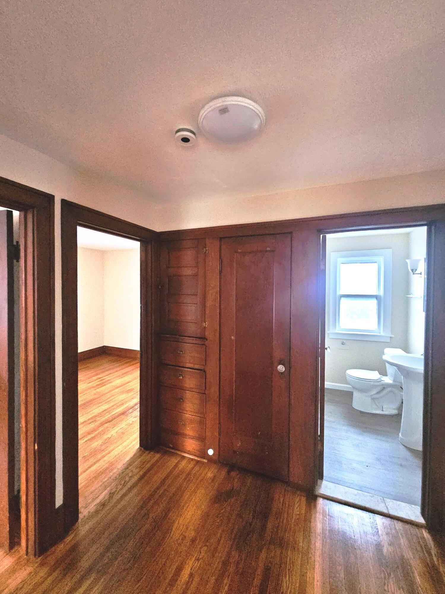 Building Photo - 536 Winspear Ave