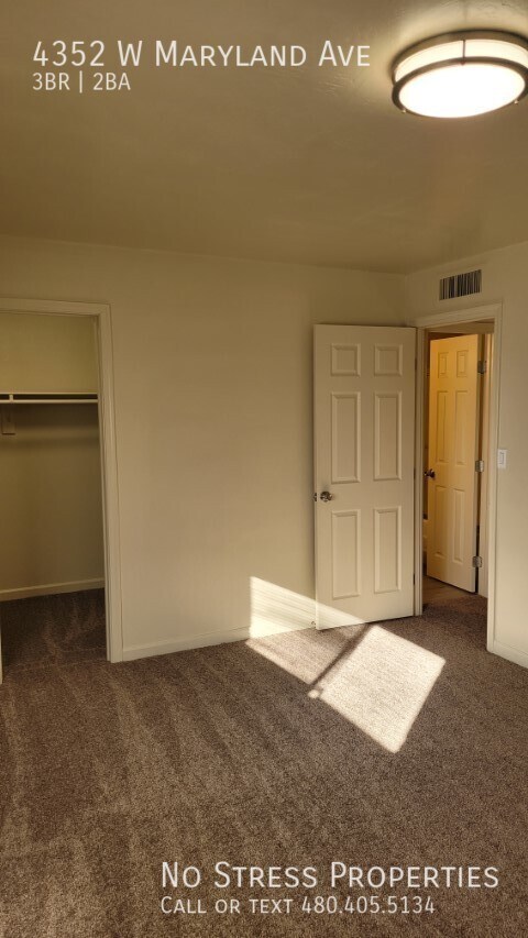 Building Photo - Remodeled 3 Bedroom Townhome off 43rd Ave ...