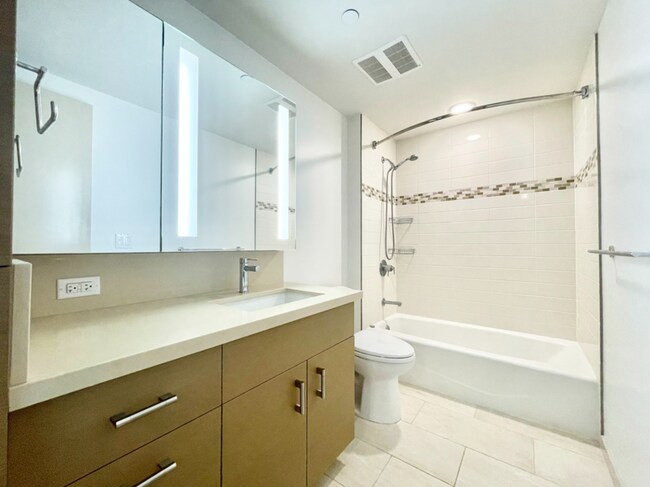 Building Photo - 555 South St