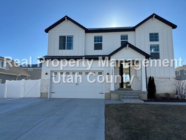 Building Photo - Large Home on Arrowhead Trail