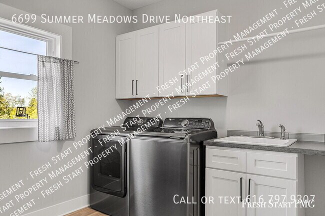 Building Photo - 6699 Summer Meadows Dr NE