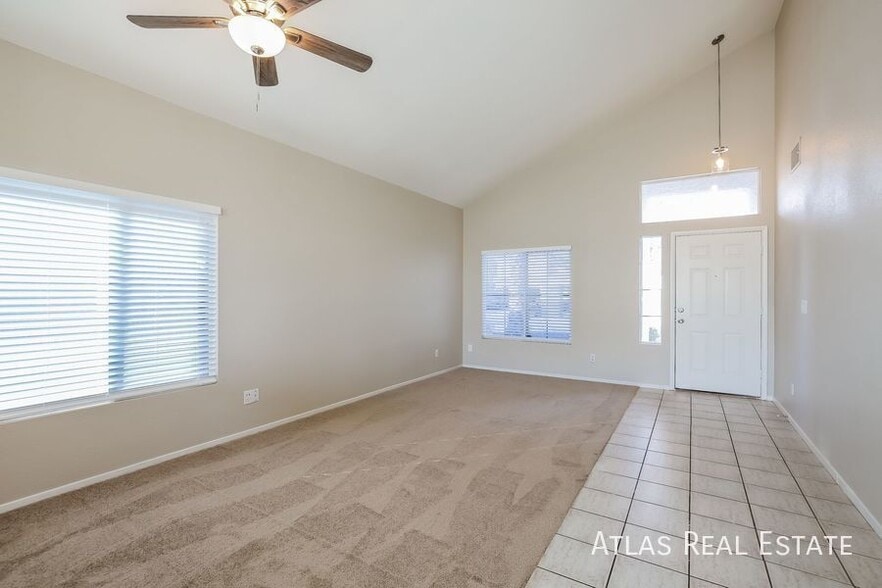 Building Photo - 4367 Sunrise Shores Ave