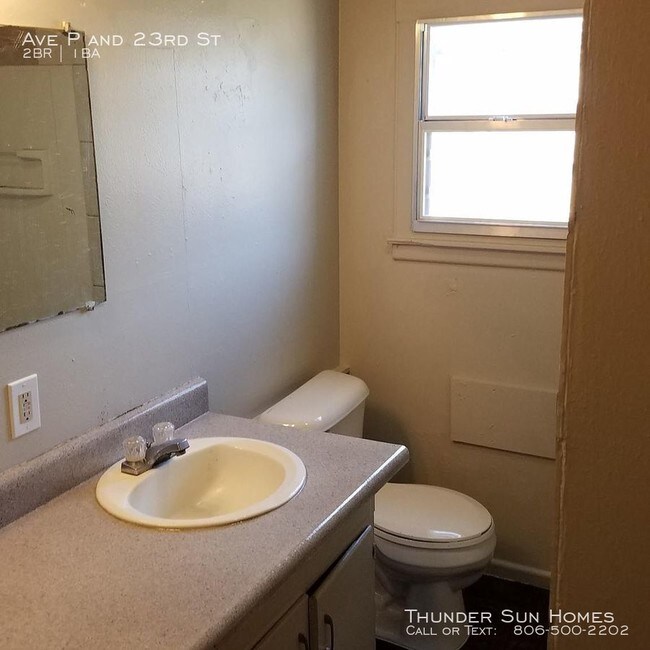 Building Photo - 1610 23rd St - 2 beds, 1 full bath