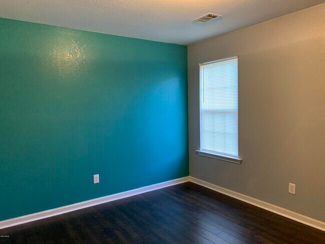 Building Photo - 207 Beaumont Heights