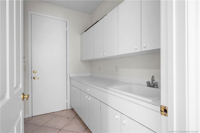 Building Photo - 2529 SW Park Meadows Trail