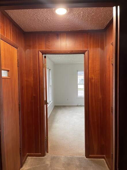 Building Photo - 803 Nichols St