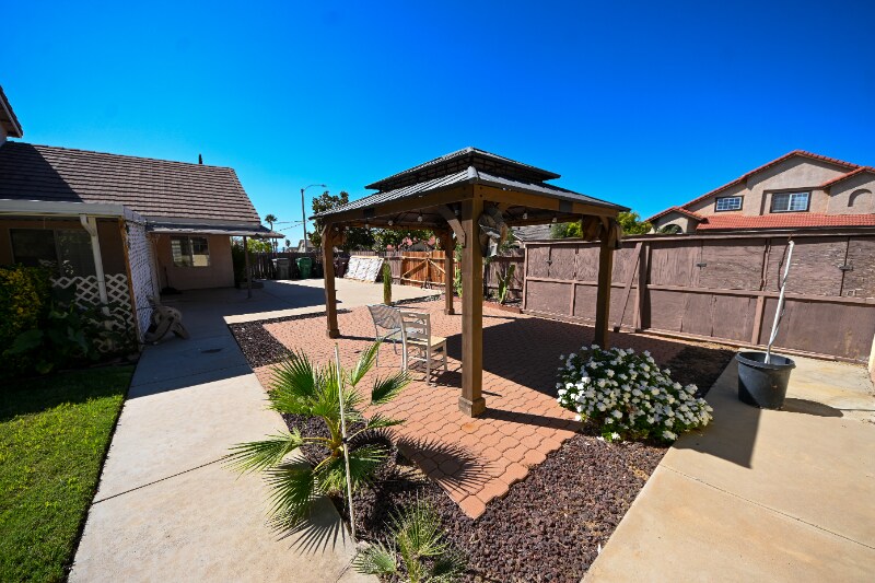 Building Photo - 25708 Oak Ct