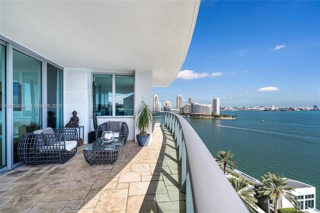Building Photo - 1331 Brickell Bay Dr