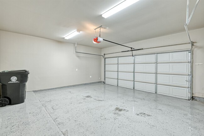 Building Photo - 882 Fortune St