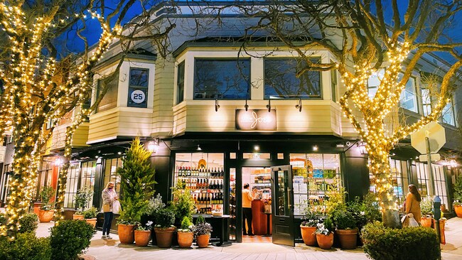 Building Photo - 1650 Portola Dr