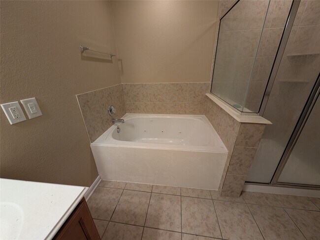 Building Photo - 18920 Sunrise Rnch Ct