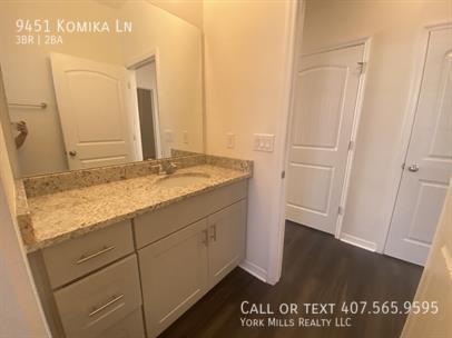 Building Photo - 9451 Komika Ln