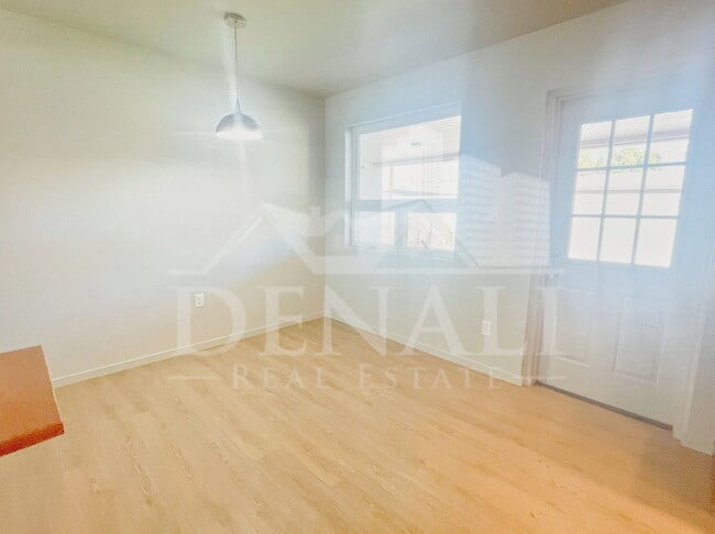 Building Photo - 2340 E Turney Ave