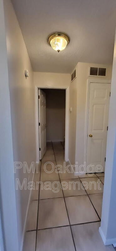 Building Photo - 749 Charlton Ct