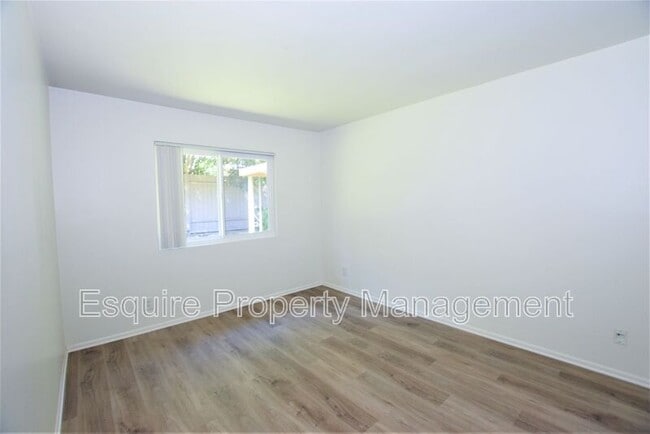 Building Photo - 1035 Woodgate Ct