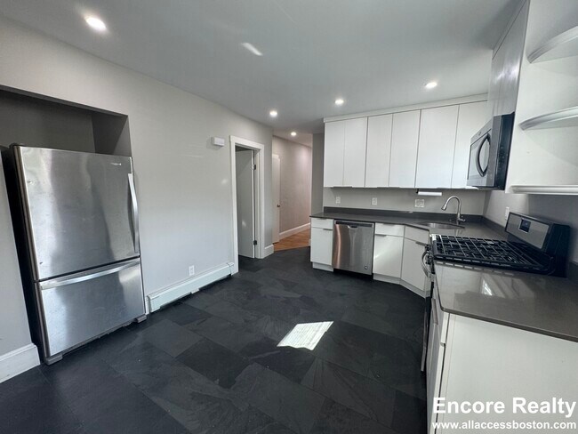 Building Photo - 23 Elmer St