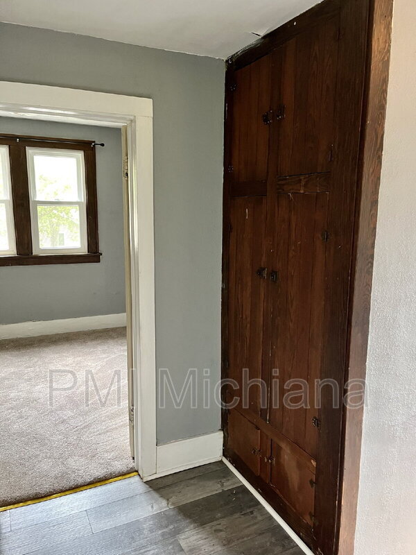 Building Photo - 1113 21st St
