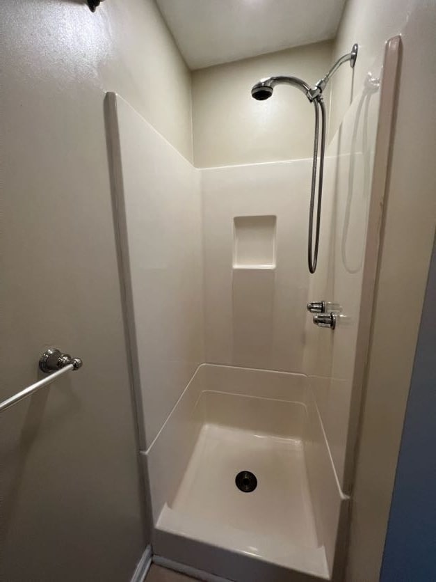 En Suite Shower - 2618 McCord St