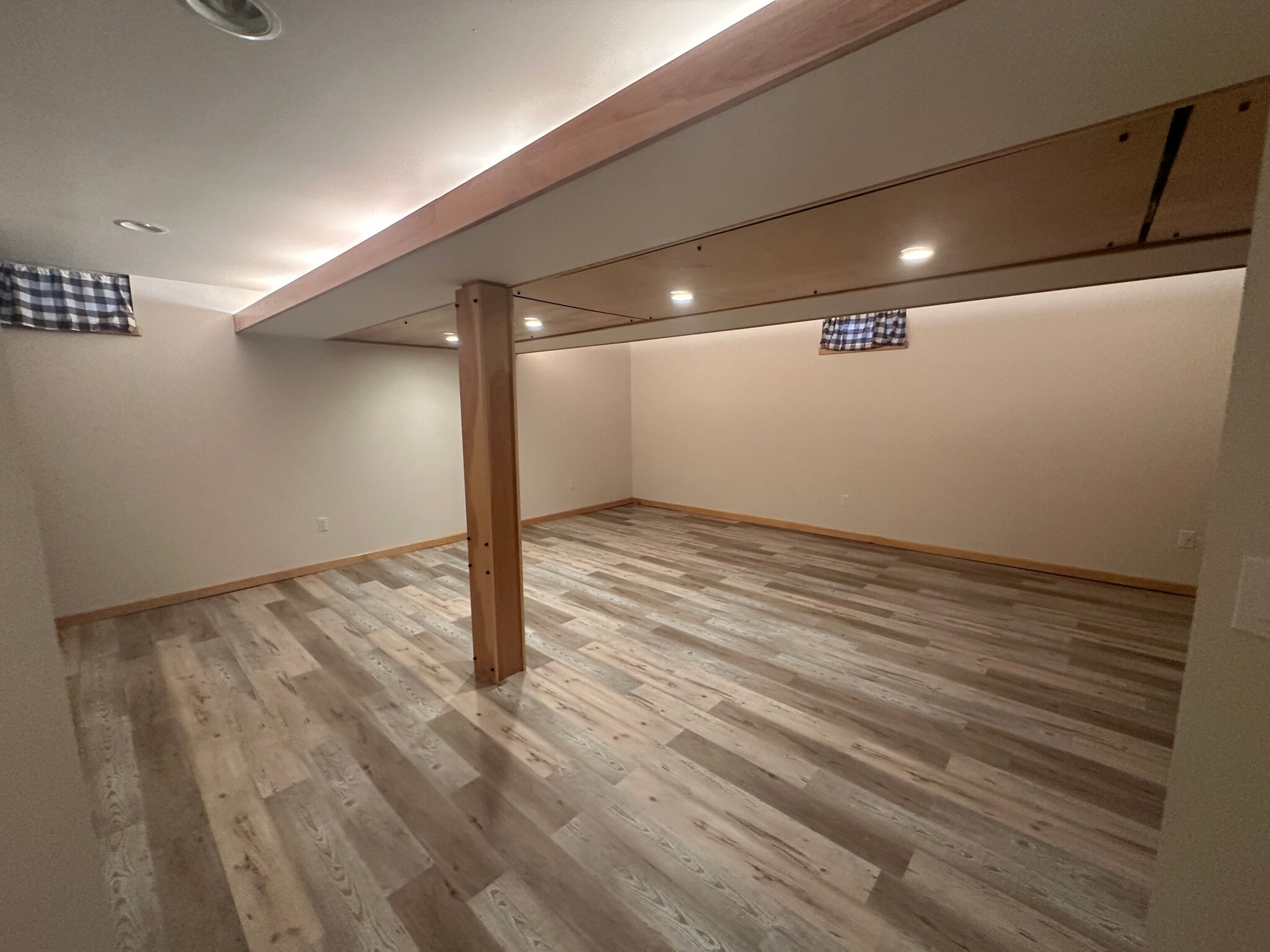 Building Photo - 909 S Midvale Blvd
