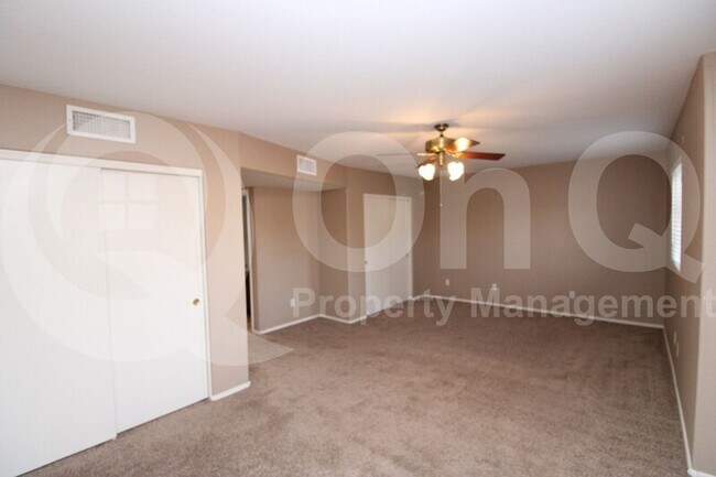 Building Photo - 1450 South Villas Court