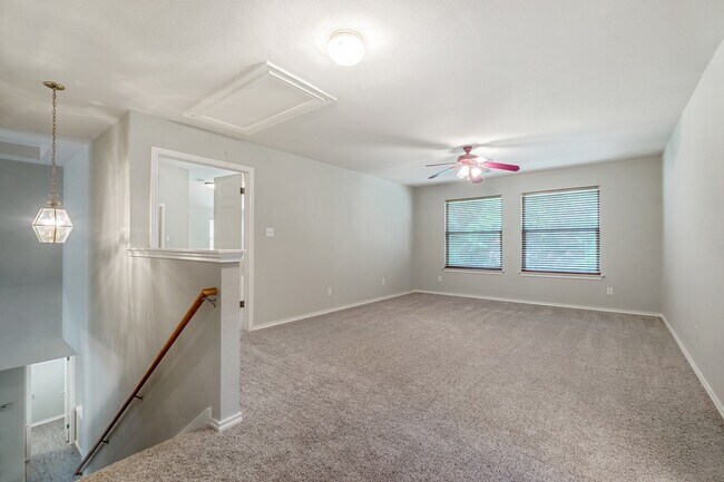 Building Photo - 4229 Kingsburg Dr