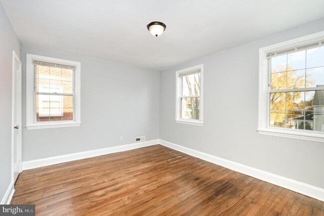 Building Photo - 218 Maryland Ave