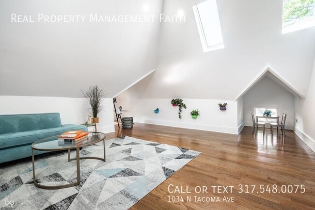 Building Photo - 1034 N Tacoma Ave