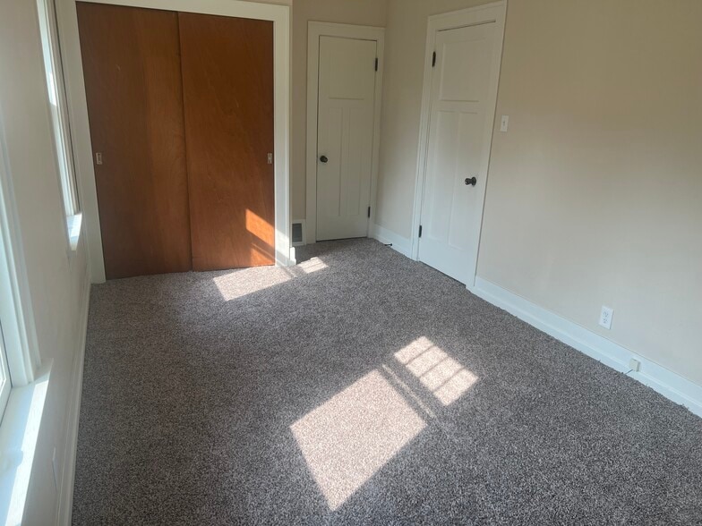 Building Photo - 1819 W Horne Ave