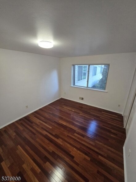 Building Photo - 4605 Birchwood Ct