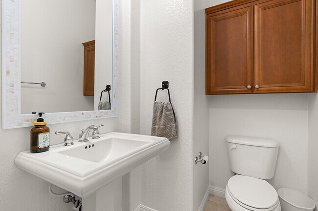 Building Photo - 7116 Torrey Mesa Ct