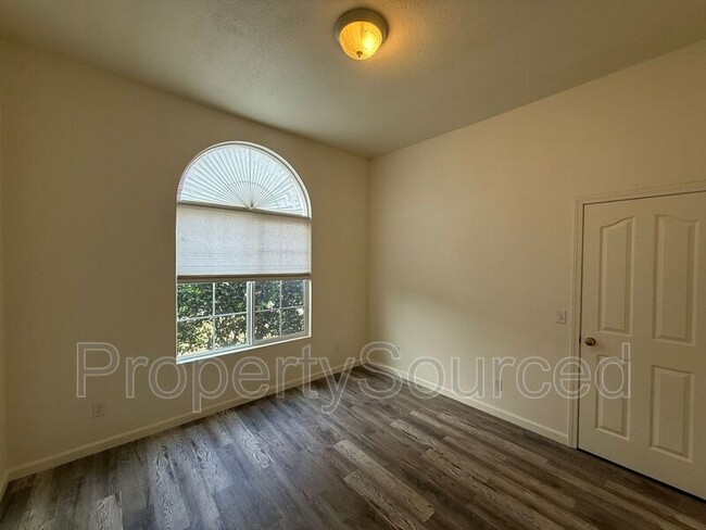 Building Photo - 3176 Penelope Dr