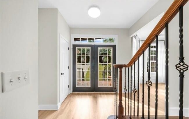 Building Photo - 164 Greenview Dr