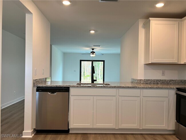 Building Photo - 868 Winwood Cir